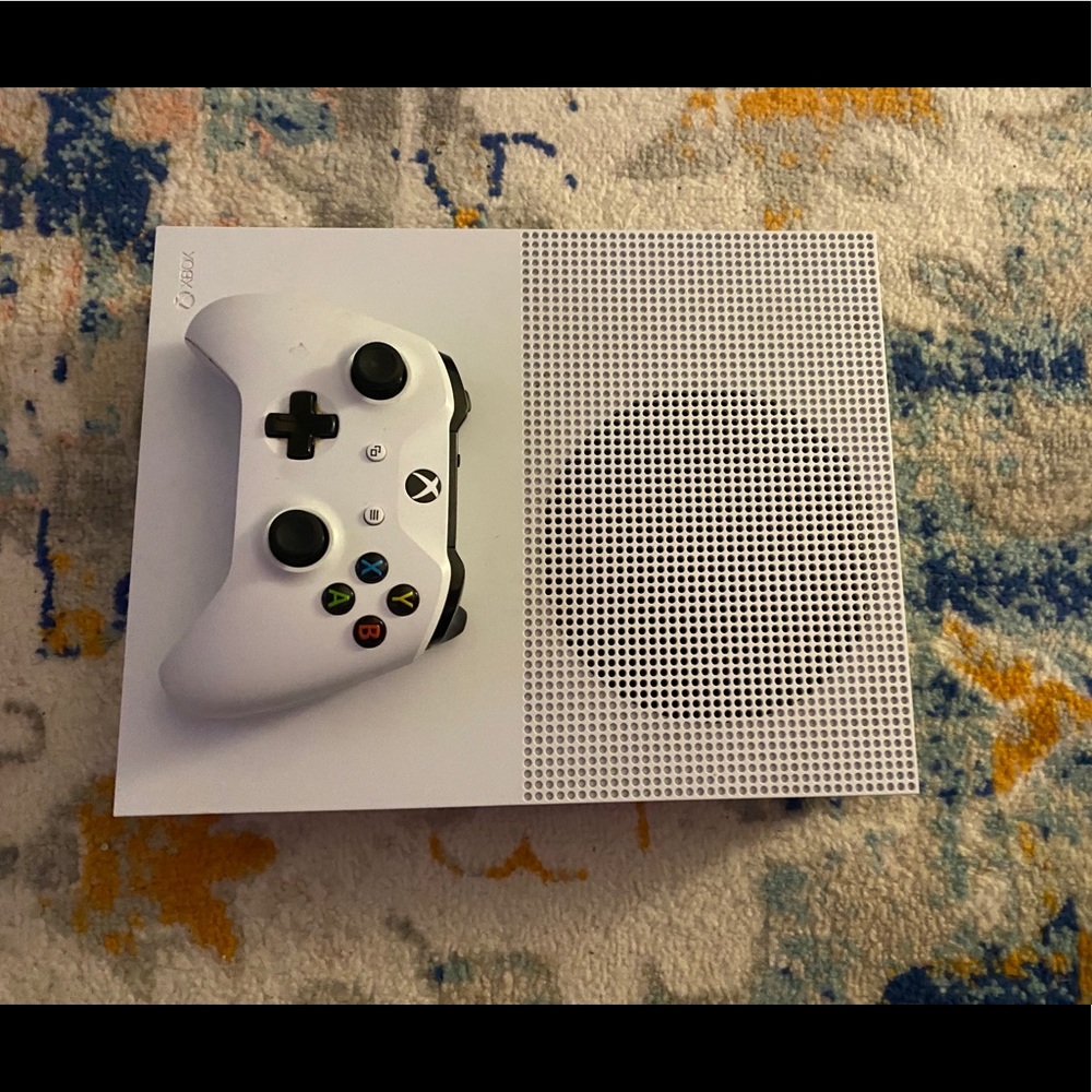 Xbox one and controller